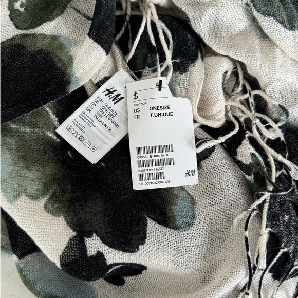 H&M Black and Cream Floral Scarf NWT - Picture 3 of 6